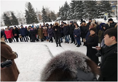 Астана қаласында қаза болған бүлдіршіндерімізді аза тұтып, «Қазақтың батыр арулары» ескерткіші алдына гүл шоқтарын қойды