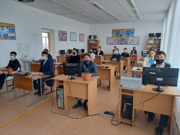 Преподаватели кафедры «Математика, физика и информатика» провели профориентационную работу на платформе ZOOM в Казталовском районе в школах