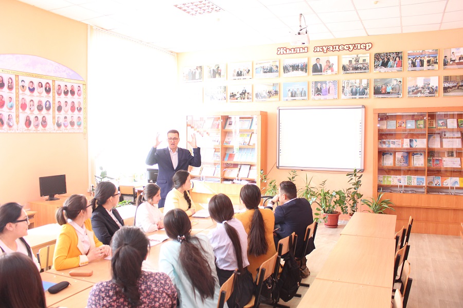 "20 YEARS AGAINST CORRUPTION" PRESENTED AT OPEN LESSON